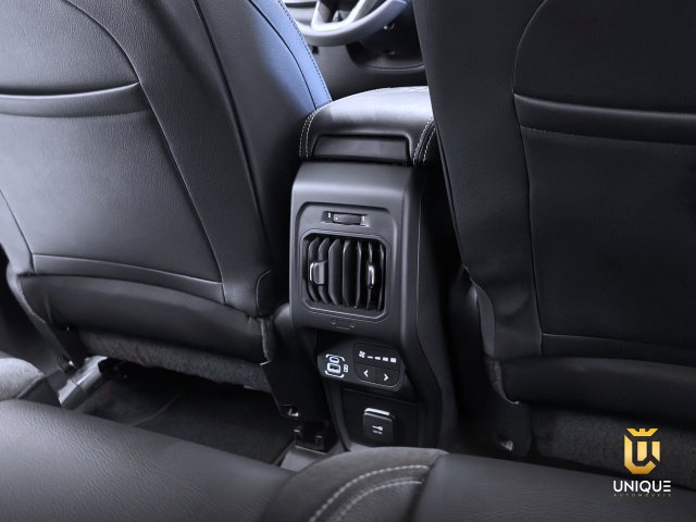 Jeep Commander 1.3 T270 TURBO FLEX LONGITUDE AT6 2023 preto à venda na Unique Automóveis em Indaiatuba — foto 21