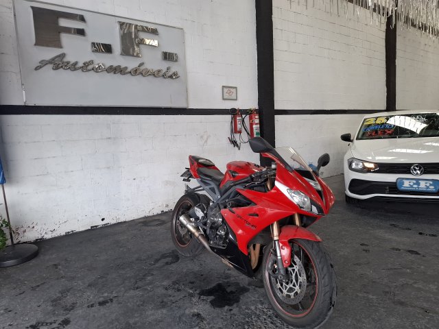 TRIUMPH DAYTONA 675 ABS
