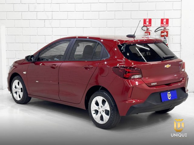 Chevrolet Onix 1.0 TURBO FLEX LTZ AUTOMATICO 2023/2024 vermelho à venda na Unique Automóveis em Indaiatuba — foto 6