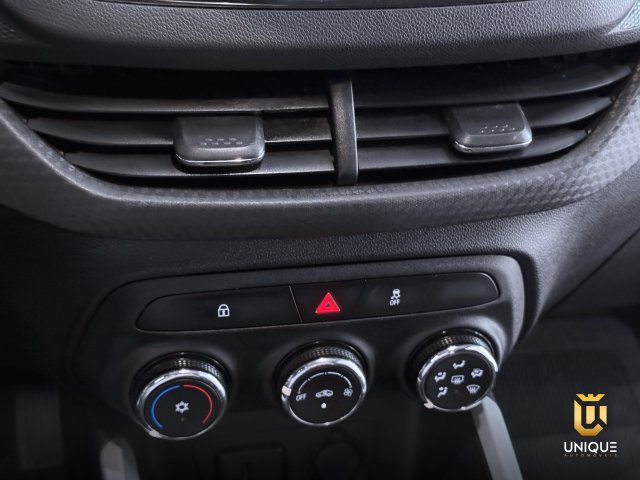 Chevrolet Onix 1.0 TURBO FLEX LT MANUAL 2019/2020 branco à venda na Unique Automóveis em Indaiatuba — foto 15