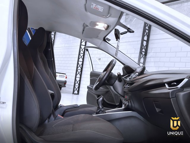 Chevrolet Onix 1.0 TURBO FLEX LT MANUAL 2019/2020 branco à venda na Unique Automóveis em Indaiatuba — foto 18