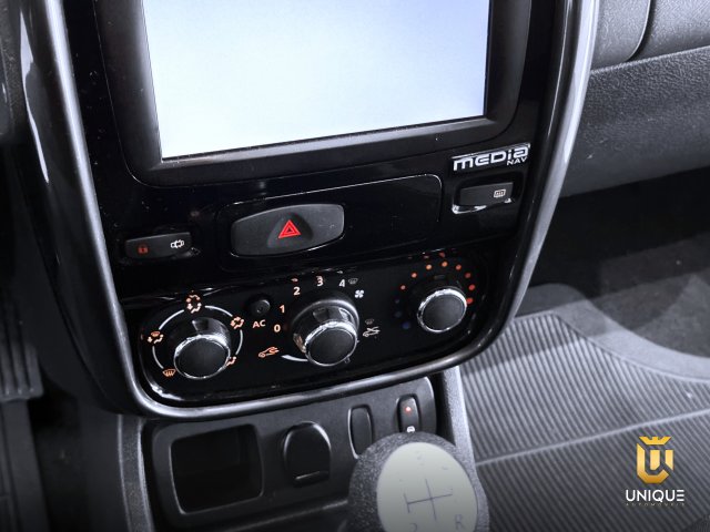 Renault Duster 1.6 DYNAMIQUE 4X2 16V FLEX 4P MANUAL 2013/2014 prata à venda na Unique Automóveis em Indaiatuba — foto 13