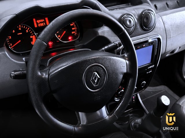Renault Duster 1.6 DYNAMIQUE 4X2 16V FLEX 4P MANUAL 2013/2014 prata à venda na Unique Automóveis em Indaiatuba — foto 16