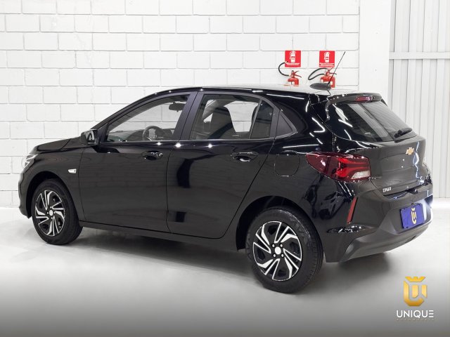 Chevrolet Onix 1.0 FLEX LT MANUAL 2024/2025 preto à venda na Unique Automóveis em Indaiatuba — foto 5