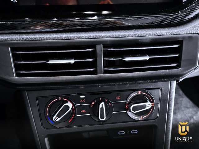 Volkswagen Polo 1.0 MPI TRACK MANUAL 2024/2025 prata à venda na Unique Automóveis em Indaiatuba — foto 16