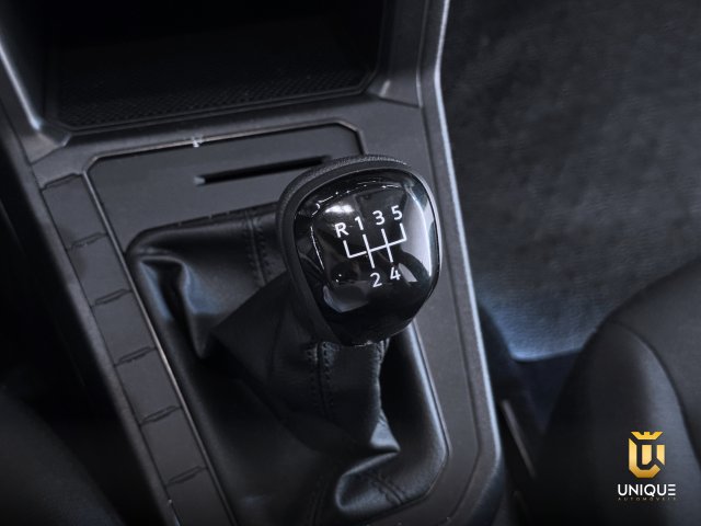 Volkswagen Polo 1.0 MPI TRACK MANUAL 2024/2025 prata à venda na Unique Automóveis em Indaiatuba — foto 17