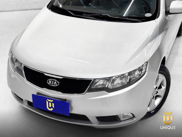 Kia Cerato 1.6 EX2 SEDAN 16V GASOLINA 4P AUTOMÁTICO 2010/2011 prata à venda na Unique Automóveis em Indaiatuba — foto 3