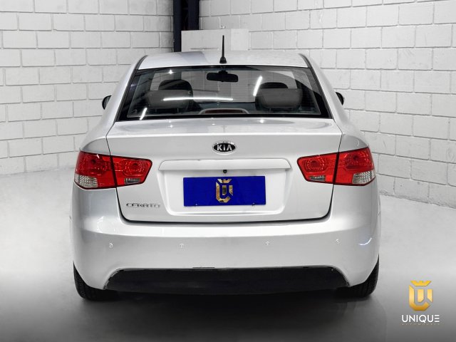 Kia Cerato 1.6 EX2 SEDAN 16V GASOLINA 4P AUTOMÁTICO 2010/2011 prata à venda na Unique Automóveis em Indaiatuba — foto 5