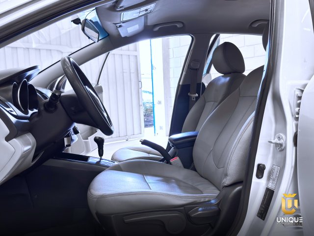 Kia Cerato 1.6 EX2 SEDAN 16V GASOLINA 4P AUTOMÁTICO 2010/2011 prata à venda na Unique Automóveis em Indaiatuba — foto 11