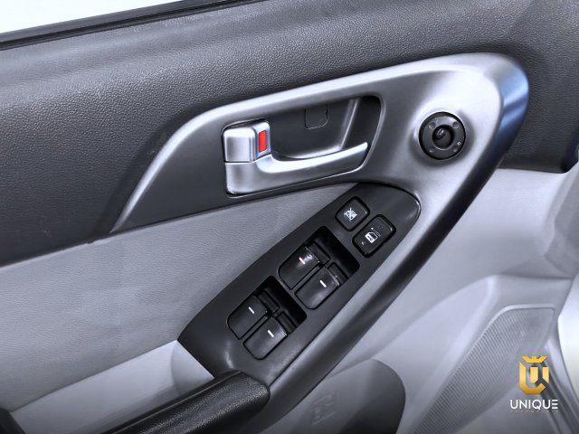 Kia Cerato 1.6 EX2 SEDAN 16V GASOLINA 4P AUTOMÁTICO 2010/2011 prata à venda na Unique Automóveis em Indaiatuba — foto 12