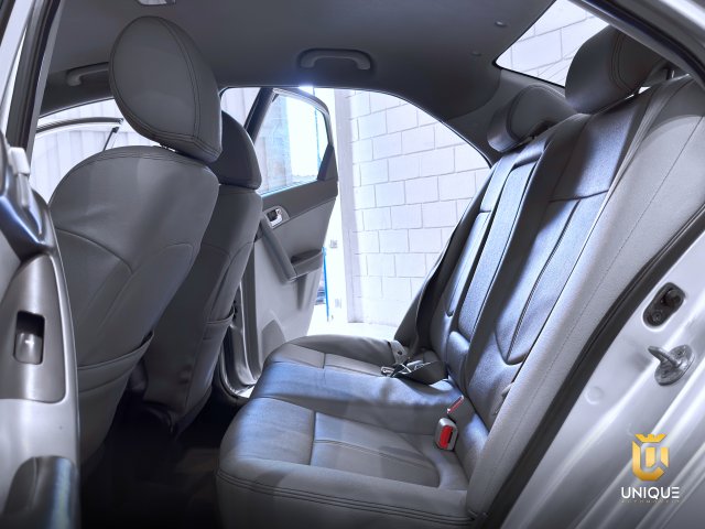 Kia Cerato 1.6 EX2 SEDAN 16V GASOLINA 4P AUTOMÁTICO 2010/2011 prata à venda na Unique Automóveis em Indaiatuba — foto 18