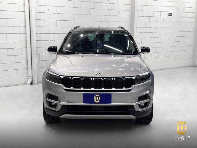 Jeep Commander 2.0 TD380 TURBO DIESEL LIMITED AT9 2022/2023 prata à venda na Unique Automóveis em Indaiatuba — foto 4