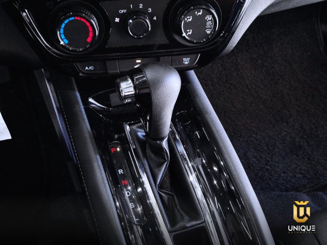 Honda Hr-v 1.8 16V FLEX LX 4P AUTOMÁTICO 2021 prata à venda na Unique Automóveis em Indaiatuba — foto 15