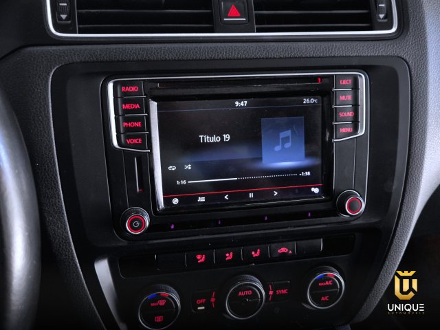 Volkswagen Jetta 1.4 16V TSI COMFORTLINE GASOLINA 4P TIPTRONIC 2017 branco à venda na Unique Automóveis em Indaiatuba — foto 14