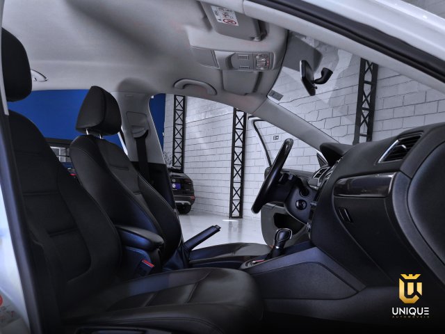 Volkswagen Jetta 1.4 16V TSI COMFORTLINE GASOLINA 4P TIPTRONIC 2017 branco à venda na Unique Automóveis em Indaiatuba — foto 18