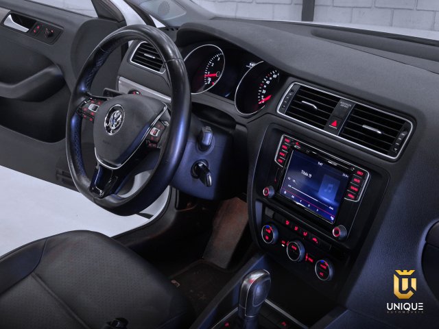 Volkswagen Jetta 1.4 16V TSI COMFORTLINE GASOLINA 4P TIPTRONIC 2017 branco à venda na Unique Automóveis em Indaiatuba — foto 19