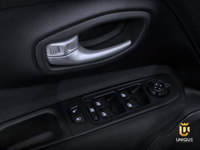 Jeep Renegade 1.3 T270 TURBO FLEX ALTITUDE AT6 2024/2025 preto à venda na Unique Automóveis em Indaiatuba — foto 15