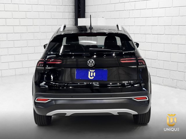 Volkswagen Nivus 1.0 200 TSI TOTAL FLEX HIGHLINE AUTOMÁTICO 2023 preto à venda na Unique Automóveis em Indaiatuba — foto 5