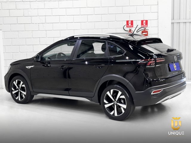 Volkswagen Nivus 1.0 200 TSI TOTAL FLEX HIGHLINE AUTOMÁTICO 2023 preto à venda na Unique Automóveis em Indaiatuba — foto 6