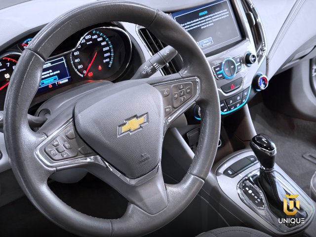 Chevrolet Cruze Sedan 1.4 TURBO LTZ 16V FLEX 4P AUTOMÁTICO 2017/2018 branco à venda na Unique Automóveis em Indaiatuba — foto 10
