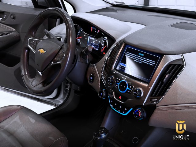 Chevrolet Cruze Sedan 1.4 TURBO LTZ 16V FLEX 4P AUTOMÁTICO 2017/2018 branco à venda na Unique Automóveis em Indaiatuba — foto 18