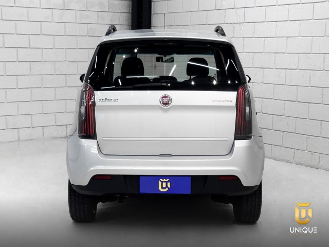 Fiat Idea 1.4 MPI ATTRACTIVE 8V FLEX 4P MANUAL 2014 prata à venda na Unique Automóveis em Indaiatuba — foto 5