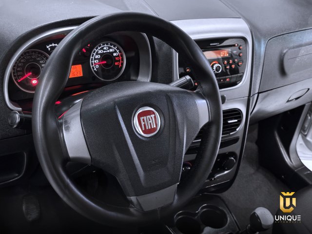 Fiat Idea 1.4 MPI ATTRACTIVE 8V FLEX 4P MANUAL 2014 prata à venda na Unique Automóveis em Indaiatuba — foto 11