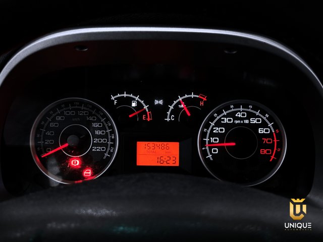 Fiat Idea 1.4 MPI ATTRACTIVE 8V FLEX 4P MANUAL 2014 prata à venda na Unique Automóveis em Indaiatuba — foto 12