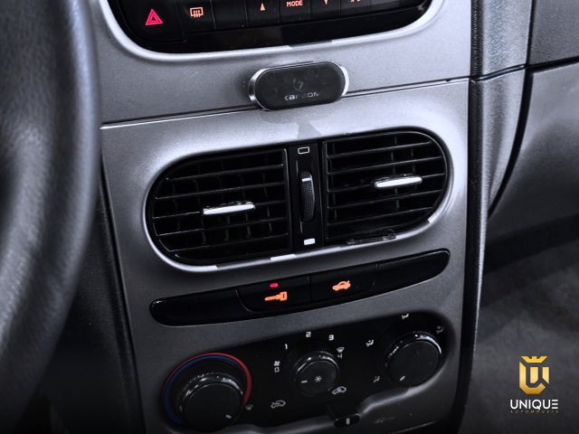 Fiat Idea 1.4 MPI ATTRACTIVE 8V FLEX 4P MANUAL 2014 prata à venda na Unique Automóveis em Indaiatuba — foto 13