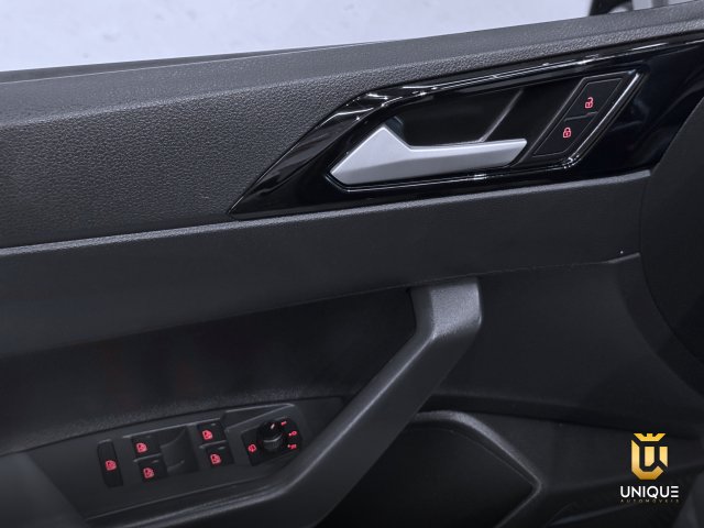 Volkswagen Nivus 1.0 200 TSI TOTAL FLEX HIGHLINE AUTOMÁTICO 2022/2023 cinza à venda na Unique Automóveis em Indaiatuba — foto 19