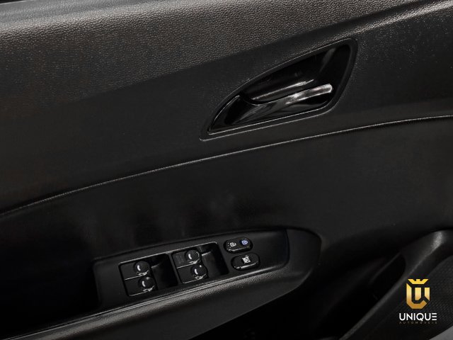 Hyundai Hb20 1.6 R SPEC 16V FLEX 4P MANUAL 2016/2017 prata à venda na Unique Automóveis em Indaiatuba — foto 13
