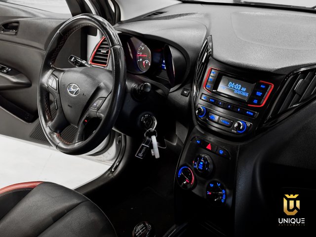 Hyundai Hb20 1.6 R SPEC 16V FLEX 4P MANUAL 2016/2017 prata à venda na Unique Automóveis em Indaiatuba — foto 20