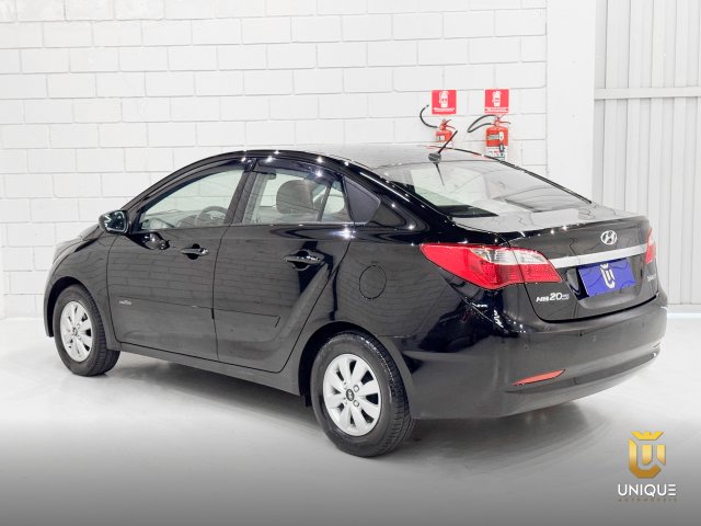 Hyundai Hb20s 1.6 COMFORT PLUS 16V FLEX 4P MANUAL 2014 preto à venda na Unique Automóveis em Indaiatuba — foto 6
