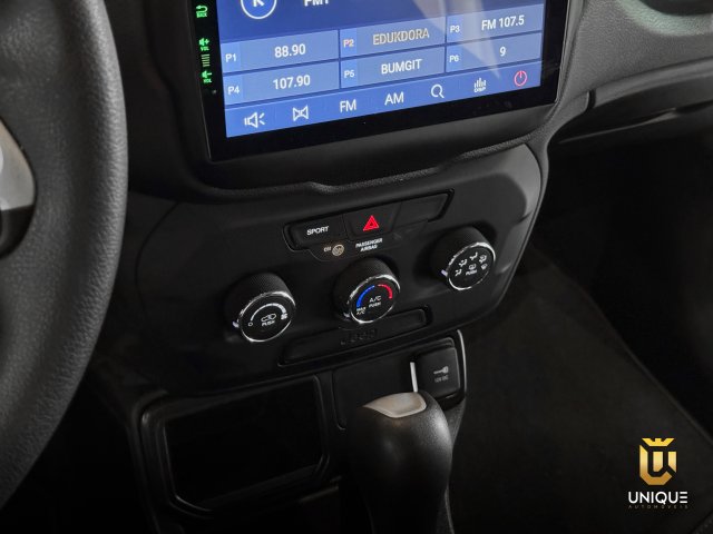 Jeep Renegade 1.8 16V FLEX 4P AUTOMATICO 2020 prata à venda na Unique Automóveis em Indaiatuba — foto 15