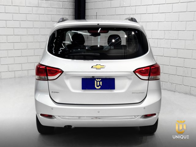 Chevrolet Spin 1.8 PREMIER 8V FLEX 4P AUTOMÁTICO 2022/2023 prata à venda na Unique Automóveis em Indaiatuba — foto 5