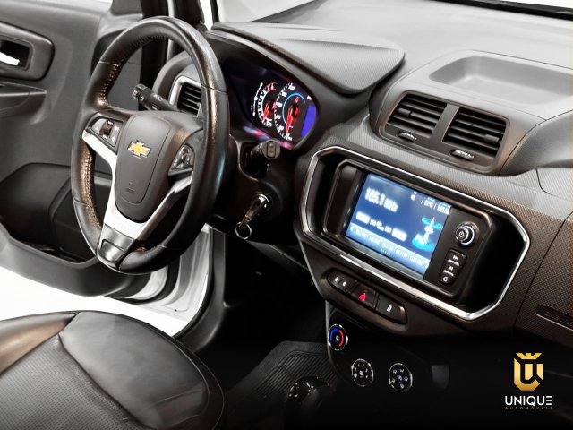 Chevrolet Spin 1.8 PREMIER 8V FLEX 4P AUTOMÁTICO 2022/2023 prata à venda na Unique Automóveis em Indaiatuba — foto 13