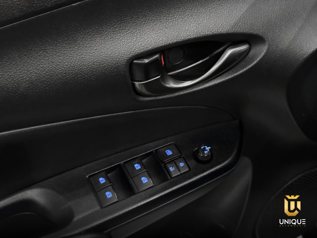 Toyota Yaris Hatch 2023 preto à venda na Unique Automóveis em Indaiatuba — foto 9