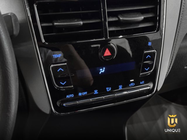 Toyota Yaris Hatch 2023 preto à venda na Unique Automóveis em Indaiatuba — foto 13