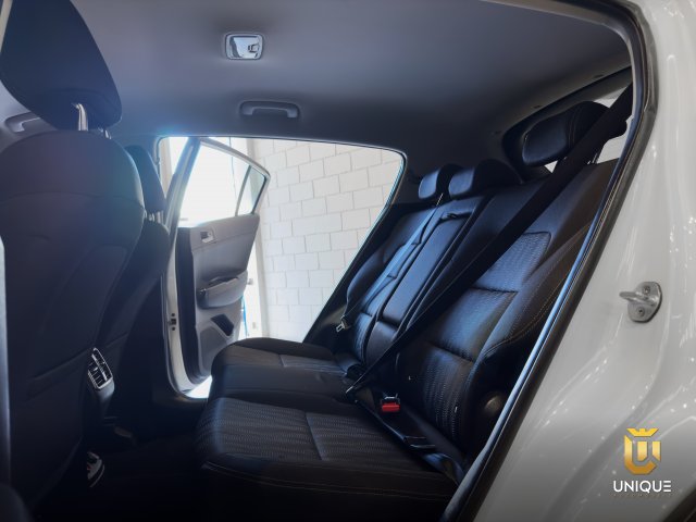 Kia Sportage 2.0 LX 4X2 16V FLEX 4P AUTOMÁTICO 2017/2018 branco à venda na Unique Automóveis em Indaiatuba — foto 17