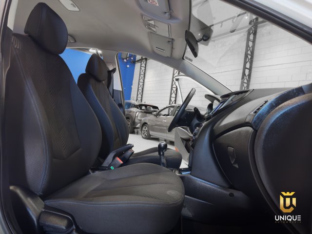 Hyundai Hb20x 1.6 16V STYLE FLEX 4P MANUAL 2014 branco à venda na Unique Automóveis em Indaiatuba — foto 18