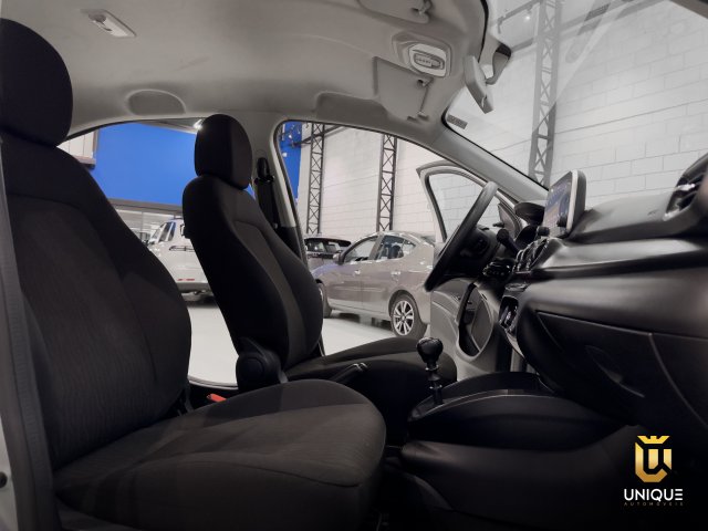 Fiat Cronos 1.0 FIREFLY FLEX DRIVE MANUAL 2024/2025 prata à venda na Unique Automóveis em Indaiatuba — foto 16