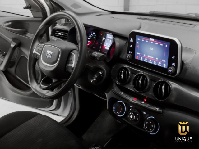 Fiat Cronos 1.0 FIREFLY FLEX DRIVE MANUAL 2024/2025 prata à venda na Unique Automóveis em Indaiatuba — foto 17
