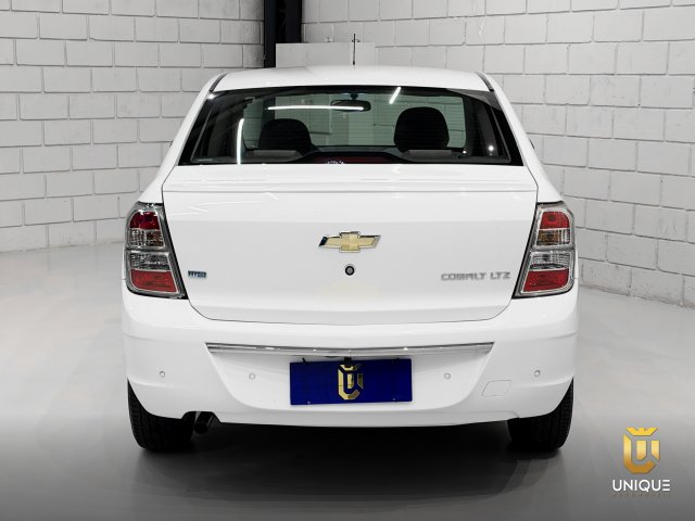 Chevrolet Cobalt 1.8 MPFI LTZ 8V FLEX 4P MANUAL 2013/2014 branco à venda na Unique Automóveis em Indaiatuba — foto 5