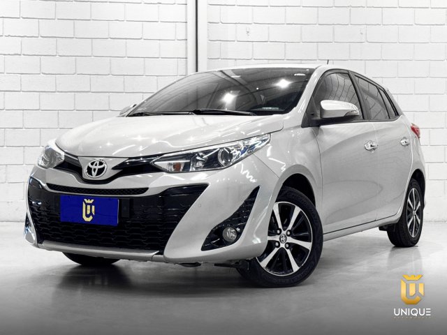 Toyota Yaris Hatch 1.5 16V FLEX XLS MULTIDRIVE 2019 prata à venda na Unique Automóveis em Indaiatuba — foto 2