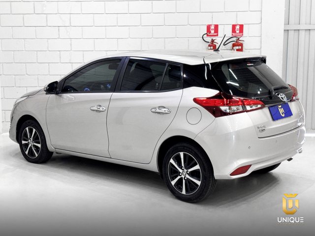 Toyota Yaris Hatch 1.5 16V FLEX XLS MULTIDRIVE 2019 prata à venda na Unique Automóveis em Indaiatuba — foto 6