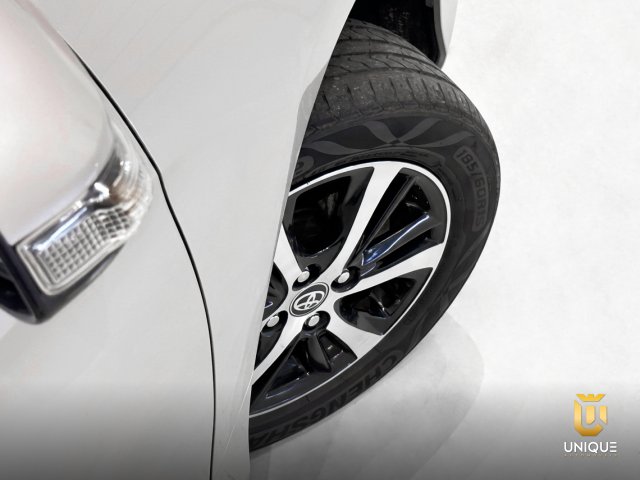 Toyota Yaris Hatch 1.5 16V FLEX XLS MULTIDRIVE 2019 prata à venda na Unique Automóveis em Indaiatuba — foto 8