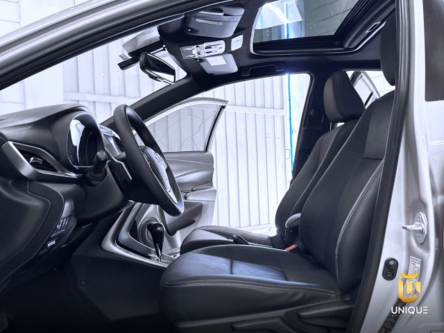 Toyota Yaris Hatch 1.5 16V FLEX XLS MULTIDRIVE 2019 prata à venda na Unique Automóveis em Indaiatuba — foto 10