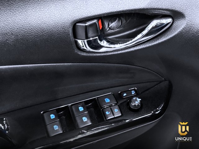 Toyota Yaris Hatch 1.5 16V FLEX XLS MULTIDRIVE 2019 prata à venda na Unique Automóveis em Indaiatuba — foto 11