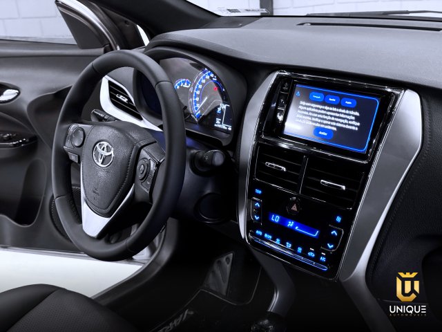 Toyota Yaris Hatch 1.5 16V FLEX XLS MULTIDRIVE 2019 prata à venda na Unique Automóveis em Indaiatuba — foto 18