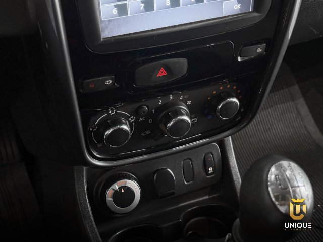 Renault Duster 2.0 DYNAMIQUE 4X4 16V FLEX 4P MANUAL 2014/2015 branco à venda na Unique Automóveis em Indaiatuba — foto 15